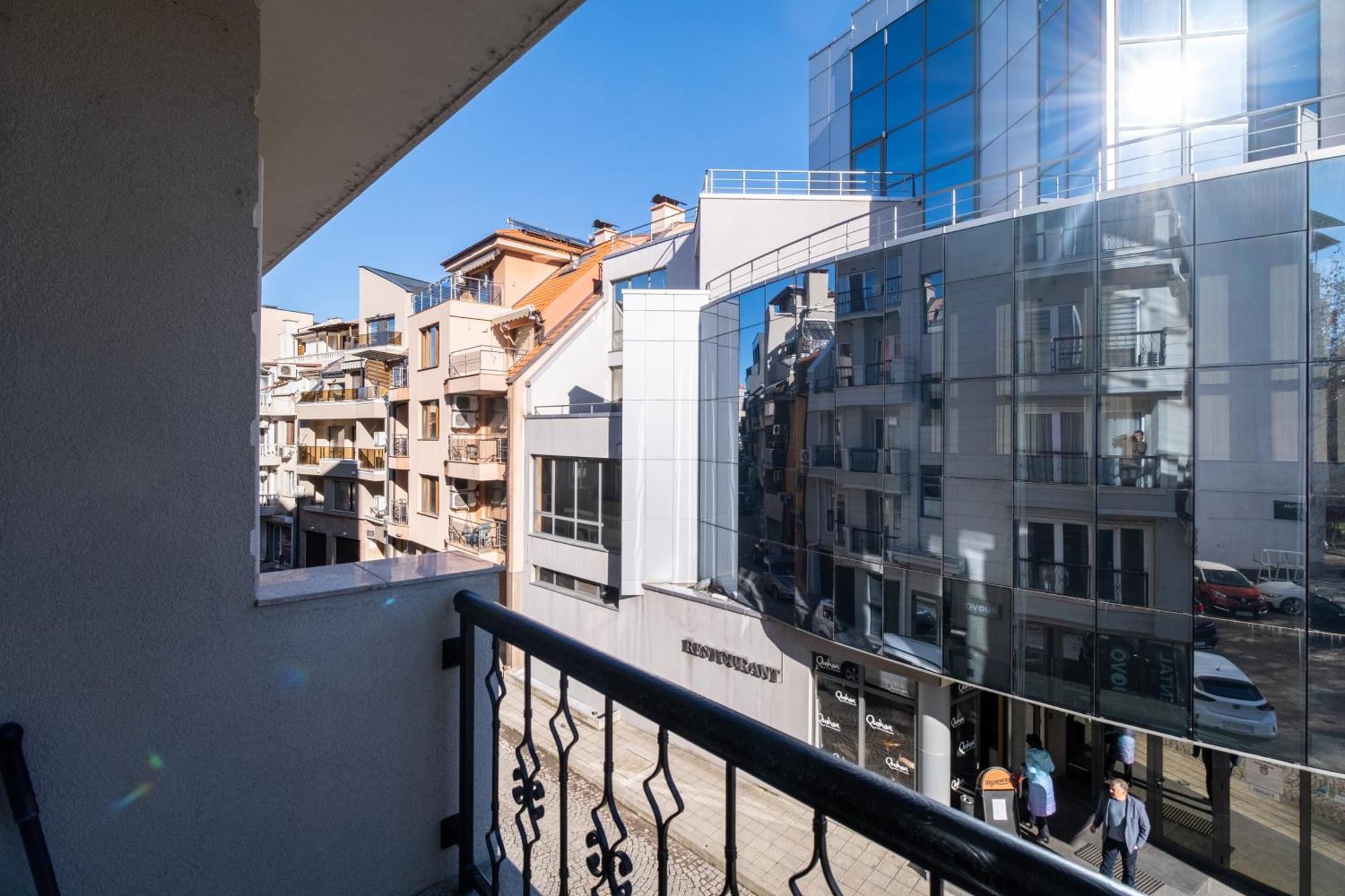 Modern & Elegant City Center Apartments プロヴディフ エクステリア 写真
