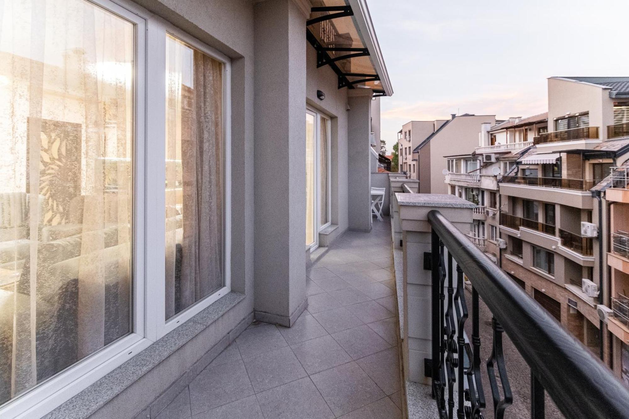 Modern & Elegant City Center Apartments プロヴディフ エクステリア 写真